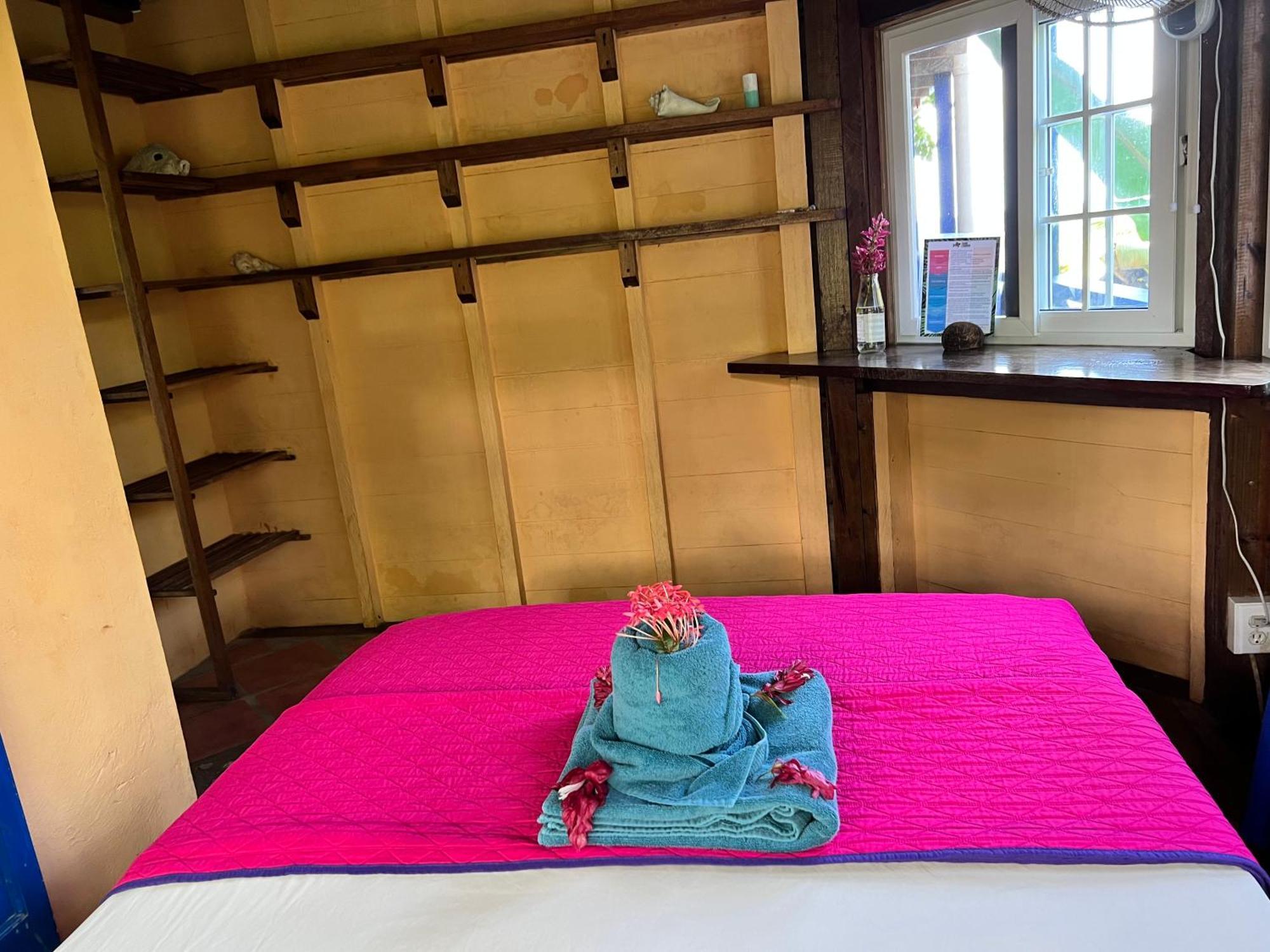 Tesoro Escondido Ecolodge Cabinas Bocas Town Phòng bức ảnh